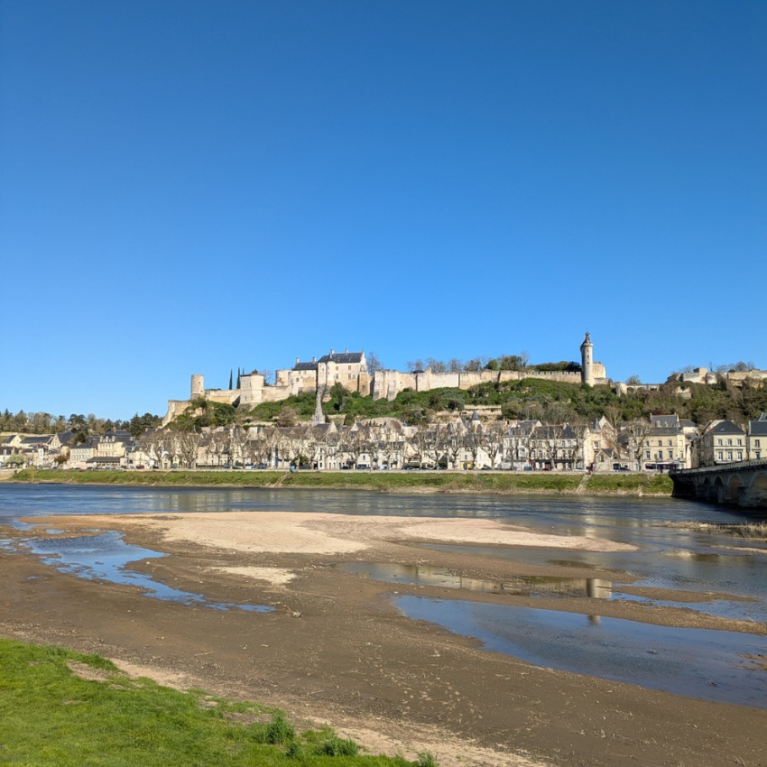 Château de Chinon surplombant la Vienne